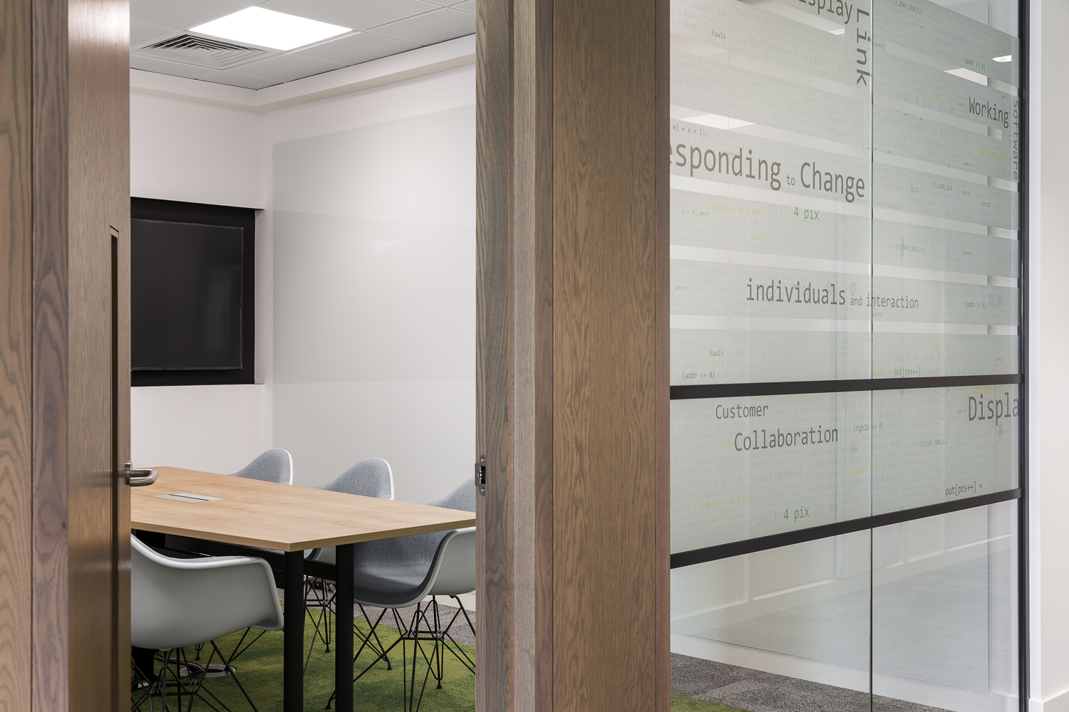 DisplayLink 2019 - Projects | The Workspace Consultants